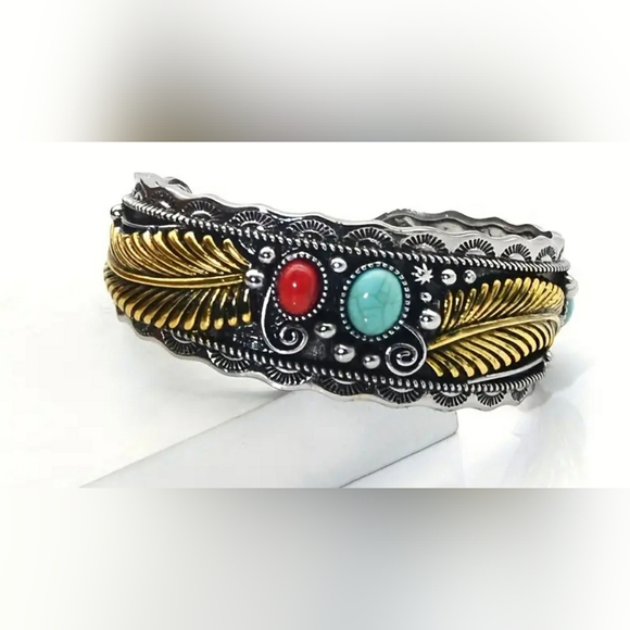 Southwestern Cuff Bohemian Feather Gypsy Festival Tribal Turquoise Stone NWT - Picture 3 of 3